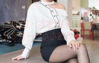 Feilin嗲囡囡 – 冯木木LRIS的美脚套图，分享这一点小小的欣赏快感吧