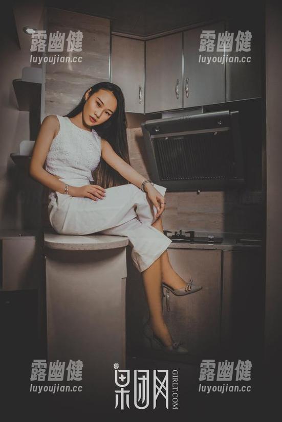 GIRLT果团网-周大萌 GIRLT果团网 - 周大萌的新写真,透明得让人心虚。