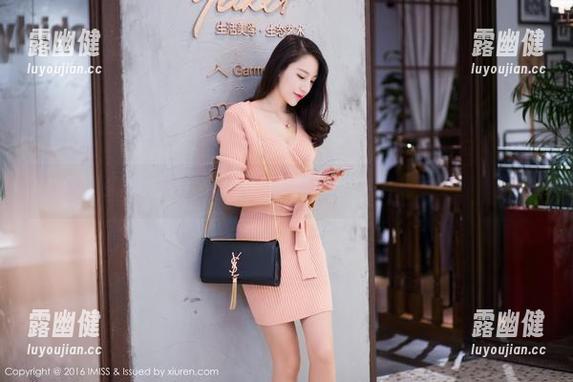 IMiss爱蜜社-戴小唯 IMiss爱蜜社 - 在戴小唯的镜头下,定制的校服也变得俏皮了!