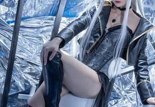清纯不是只有书本能装，Luisa_零纱的COS美图燃起来！