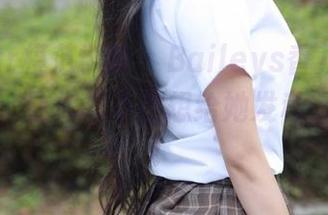 MFStar模范学院 – Baileys香儿的学妹写真集：让你忍不住想给她发私信的姿态！