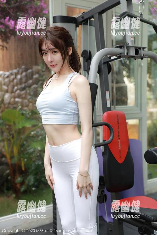 MFStar模范学院 - 望着Laura苏雨彤的图片，裤子里丝似乎在诠释何为优雅？