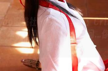 MiiTao蜜桃社 – 今天的写真：Cris_卓娅祺，本来是肉丝，结果更想问…你吃了吗？