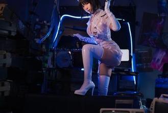 Neko薇薇又来了！最新天台写真，照片里有没有迷路的小鸽子？