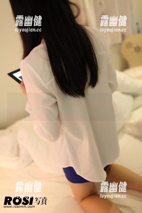 ROSI-小莉 ROSI - 对不起,原图太强了!小莉的圣诞图集,我已经要重播三遍了。