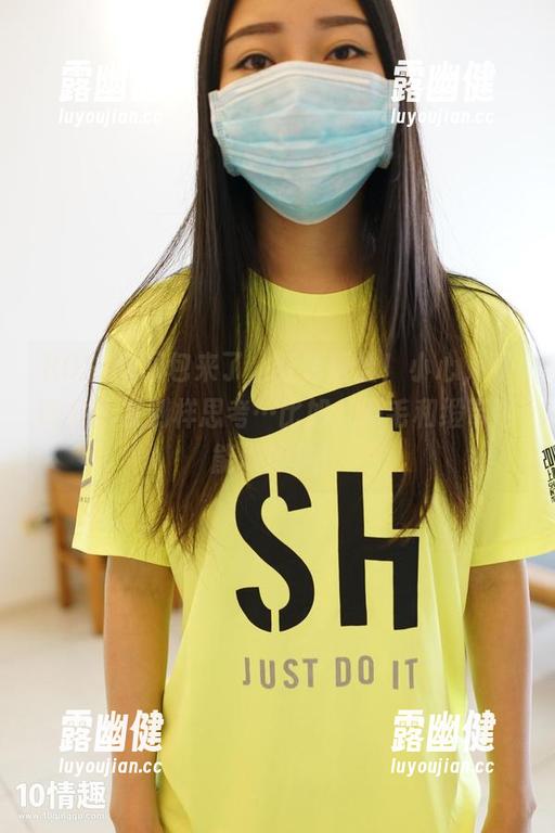 ROSI新图包来了，红色蕾丝！小心，可能会诱发别样思考…比如，羽毛和缎带也能做披风！