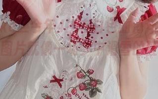Sayako＿今年4岁在白色的海洋里遨游，这组图片就像一场梦中滑雪的狂欢合集！