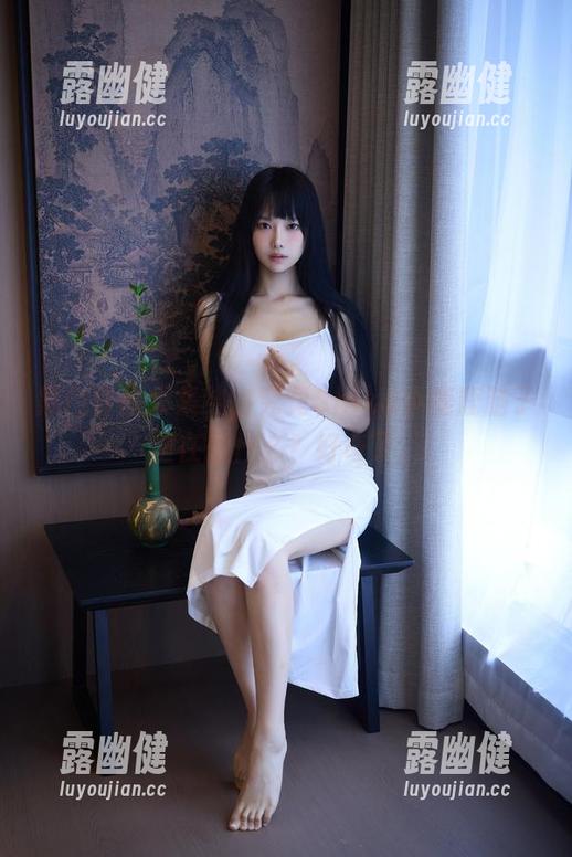 Shika小鹿鹿 黑白作品大集结,究竟Shika小鹿鹿脑子里在想什么?好奇了。