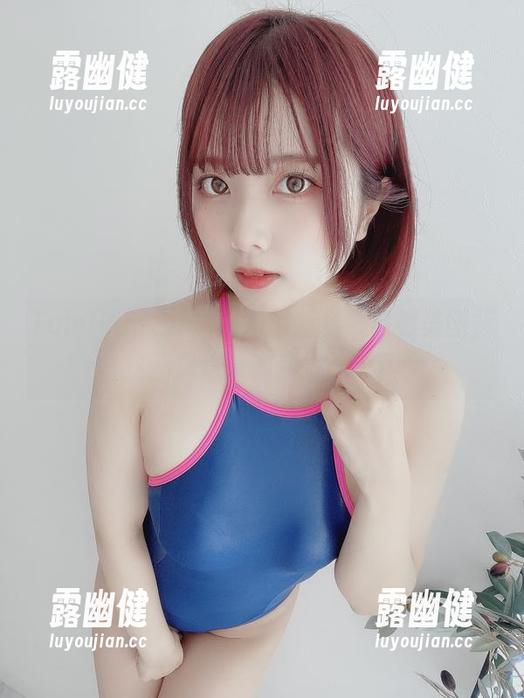 Tomiko(とみこ)的最新私服自撮美图，这画风也太有意思了吧！