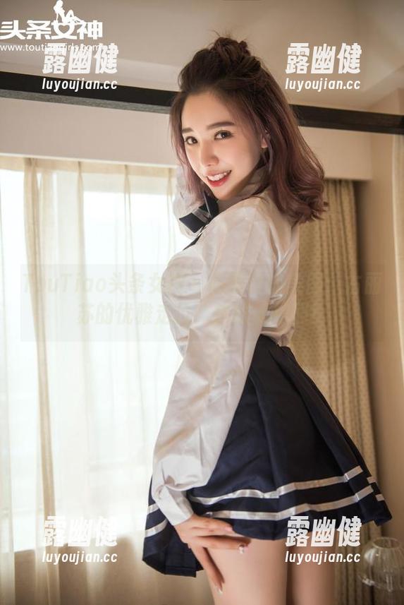 TouTiao头条女神 - 高跟鞋的美图：古丽苏的优雅走位，快趁机拍照！