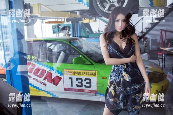 TuiGirl - 在黑丝的包围中畅游——王馨瑶的写真日记