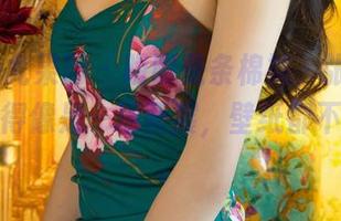 UGirls尤果网 – 明明是条棉袜，张多多却把它拍得像是一场画展，壁纸都不想换啦。