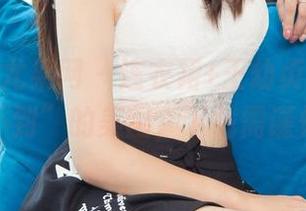 UGirls尤果网 – 连衣裙+王幼贞=让人“想不到”的美图，下载需谨慎！