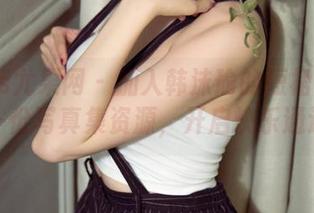 UGirls尤果网 – 加入韩沫瑜的短裙阵营！这一份写真集资源，开启快乐通道！