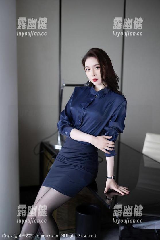 Xiuren秀人网 - 精选：久久aimee在海边的舞动，泳装与风拌嘴