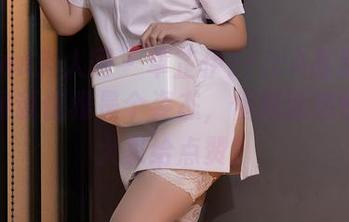 Xiuren秀人网 – 卓芷伊EricA高跟鞋私拍：虽说优雅是个姿态，但我就想快快请大家给点赞！