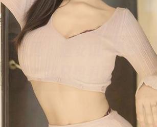 Xiuren秀人网 – 唐安琪–黑色美图，圣光是哪里？我只想看真实的你！