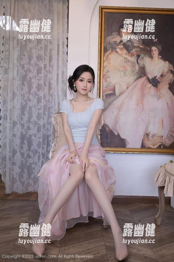 Xiuren秀人网 - 唐翩翩带来的学妹无圣光写真，我竟然停不下来，完完全全被吸引