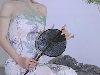 Xiuren秀人网 – 户外与我同行，戴允祺的免费图册，或许翻开就能找到另一种自己。