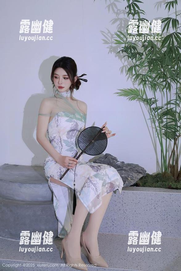 Xiuren秀人网 - 户外与我同行，戴允祺的免费图册，或许翻开就能找到另一种自己。