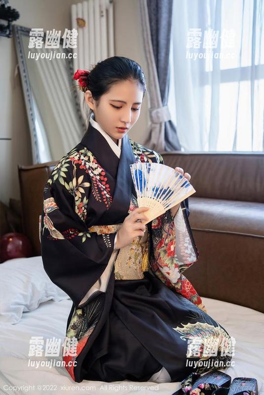 Xiuren秀人网 - 易阳Silvia的汹涌女神美图合集：画面太美，我只能感叹！