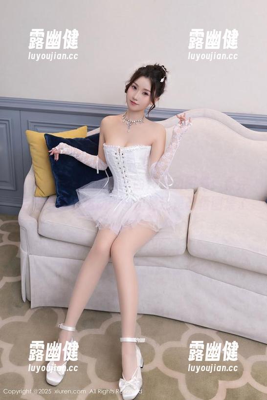 Xiuren秀人网 - 李丽莎运动图集：看完后我也想去运动……但是还是改借图集了。