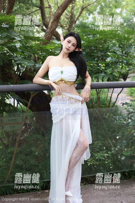 Xiuren秀人网-柒喜小baby Xiuren秀人网 - 柒喜小baby与她的体操服,原图中私拍的微妙姿态,让人想起小时候的快乐时光。
