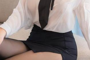 Xiuren秀人网 – 王馨瑶Yanni的最新写真集，温柔得快要撩到天边了，真有你的。