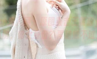 Xiuren秀人网 – 原图直击王馨瑶yanni私房，修女身份？再随意不过！