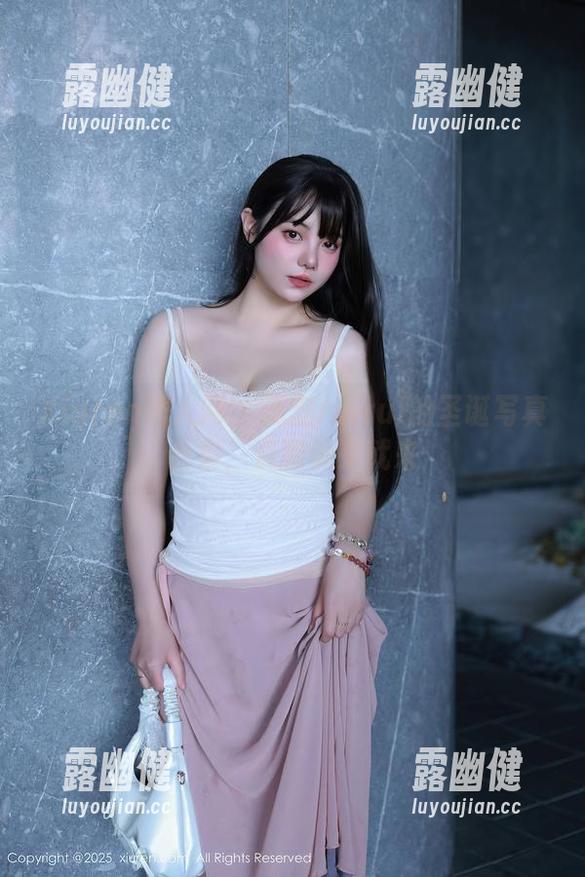 Xiuren秀人网-蕊蕊ruirui Xiuren秀人网 - 蕊蕊ruirui的圣诞写真合集,资源说来就来