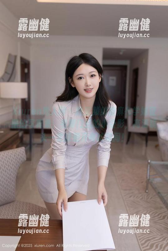 Xiuren秀人网 - 教室频频被麻布学妹征服的写真集：看那门后的小身影，高清镜头一定能避开考试期间！