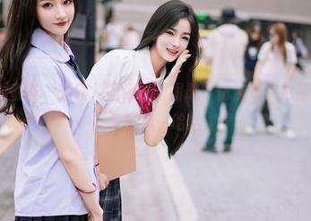 YouMi尤蜜荟 – 刘钰儿短裙最新图册，仿佛每次抬腿都能撩动一阵微风，哈哈。