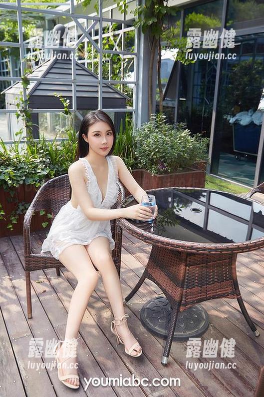 YouMi尤蜜荟 - 柚柚酱的旅拍作品无比强大，更新但稍微慢了点...真让人急。