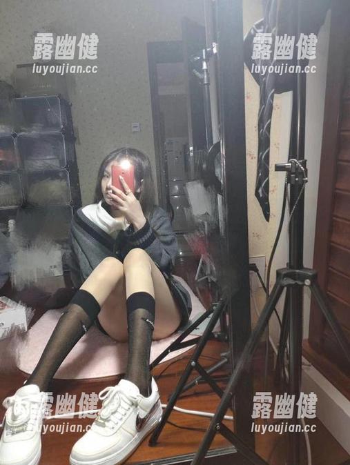 微密圈 - YuYu超甜丫的御姐写真，分享一波，果然没有人能拒绝这种优雅！