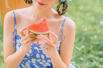 miko酱吖穿着的制服，缠绕得刚刚好，原图一秒杀我！