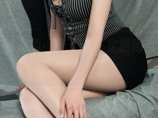 丽柜 – 娇俏的小爽，私密定制的套图分享，瞧瞧吧！