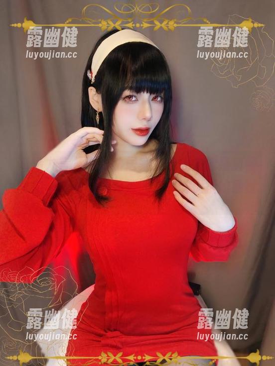 高清九言从不咕咕居家，看起来像是随便一拍，却总有那种氛围，难以捉摸的感觉。