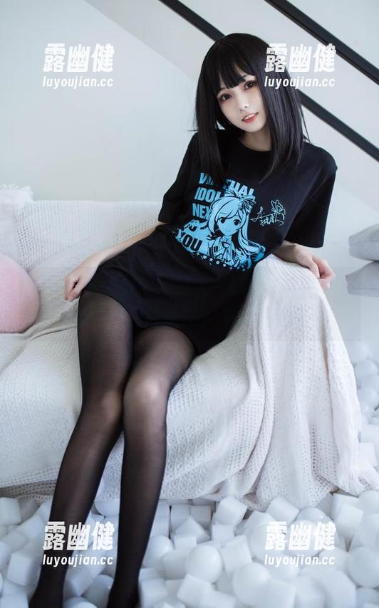 还是“你的负卿”会玩，LOLITA美图中藏着的是岁月的密码？不说话看骨骼！