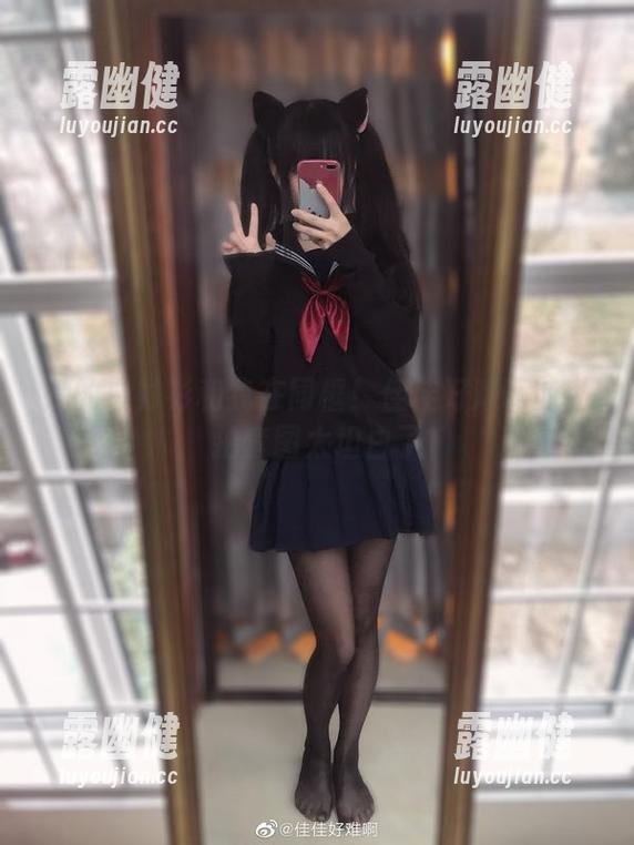 佳佳好难啊 她的白衬衫和我在同框!佳佳好难啊的私拍套图太坦白了