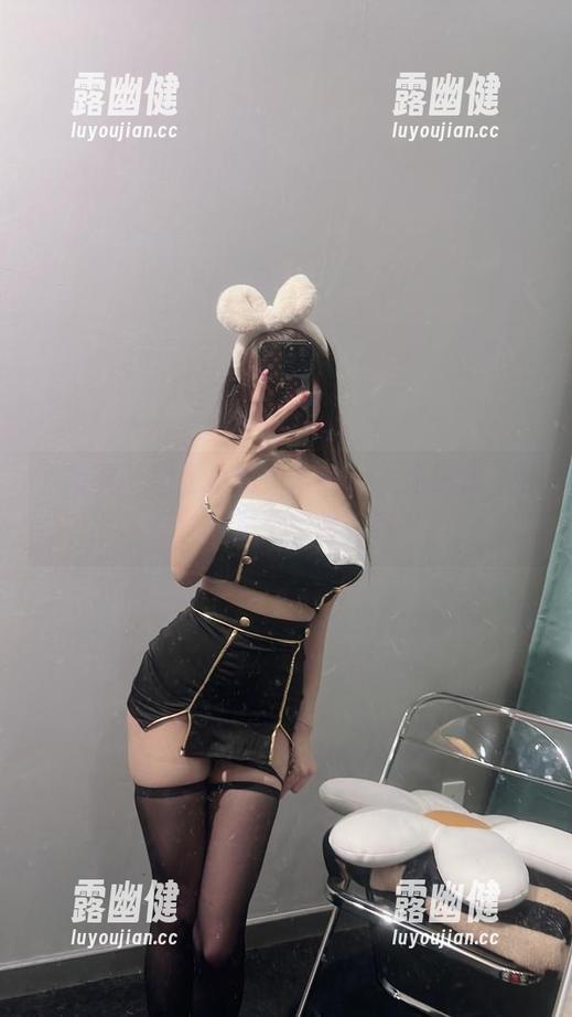 兔宝妮to 微密圈 - 图包里的兔宝妮to,你确定“可爱”只是个形容词吗?