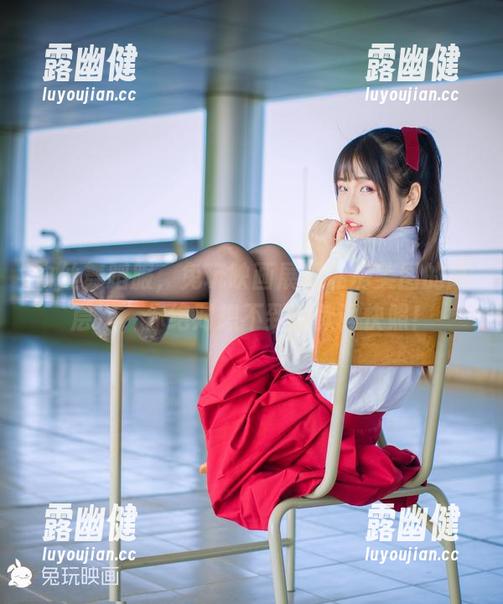 白丝舞蹈服，兔玩映画展现私房美图的高层次，你绝对想不到的歌词快照！