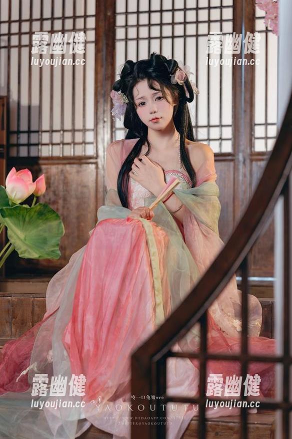 咬人小小兔 大慈树王和悬空大摆锤,咬人小小兔的剪影后面都藏了啥,看这组图片资源解读!