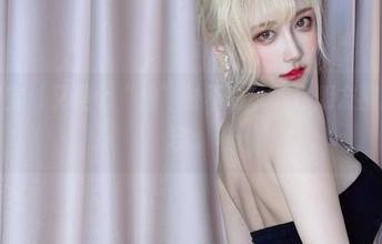 啾小妍的妍宝：又是个“她”时不时拿下你朋友圈眼球的小宇宙。