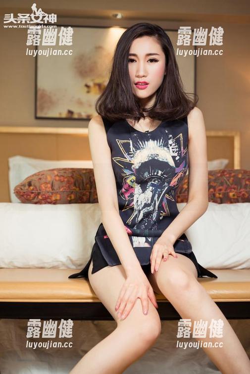 头条女神 - 张译丹的图集分享，裤里丝真让人挪不开眼