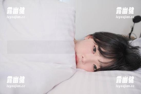 姜仁卿(강인경)的黑丝图集，0%圣光，100%心跳。