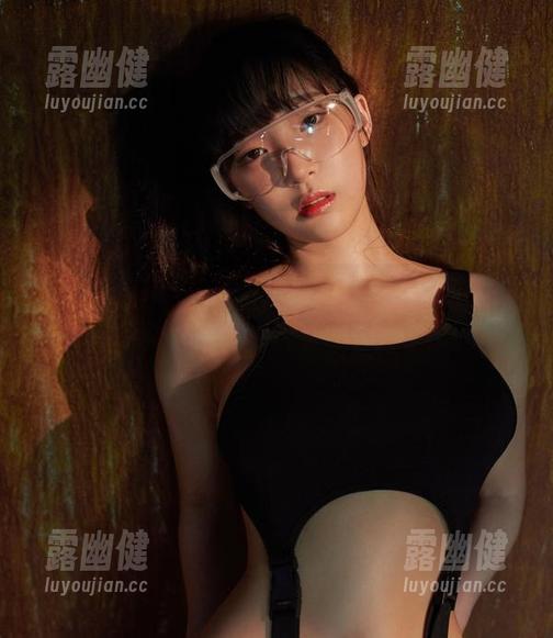下载姜仁卿(강인경)的内衣全集，内心os：运动不要停，今晚要打包！
