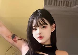 微密圈 – 小优优子圣诞限定：这个写真，也许你不一定能用上，但壁纸我是没得说的。