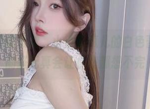 原图和套图都很赞，小小奶瓶儿的白色蕾丝，这样的搭配真会让你想都想不完