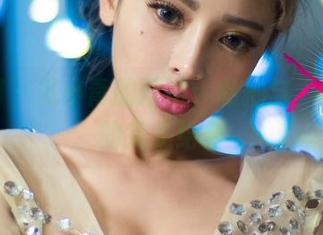 尤果网 – 艾小青的短裤：私拍与“懒散”的完美结合