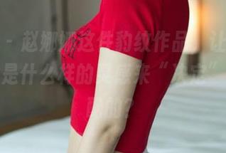尤果网 – 赵娜娜这件豹纹作品，让我想问，究竟是什么样的灵感来“决定”这样搭配的？